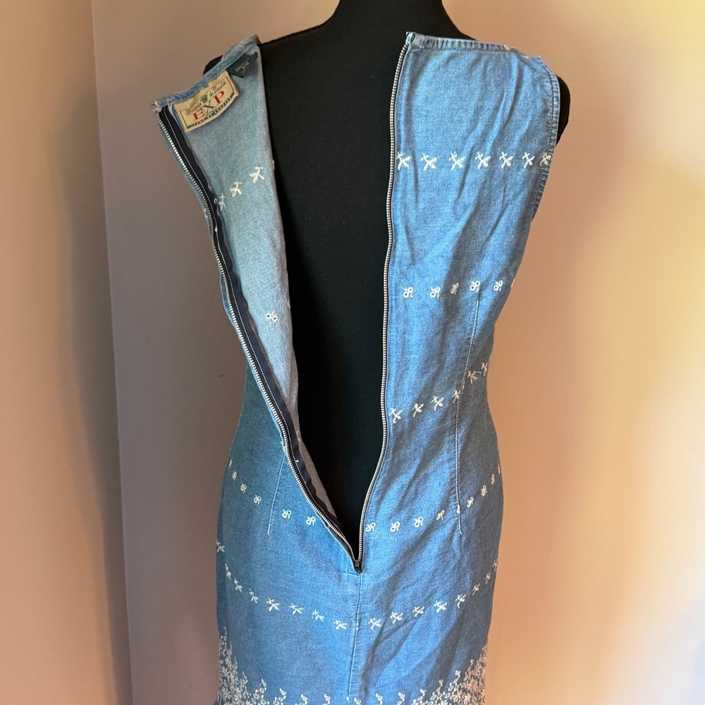 Vintage Express Denim Embroidered Dress Womens 9/10 Blue Sleeveless Y2K Cottage - Picture 7 of 13